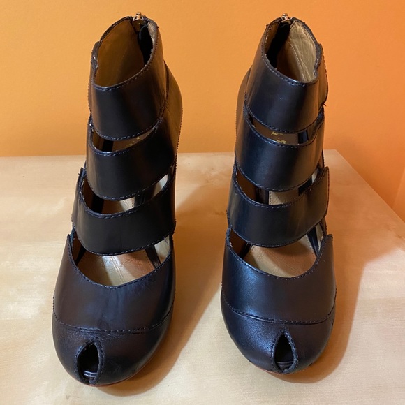 LAMB Strappy Leather Heels - Picture 3 of 10